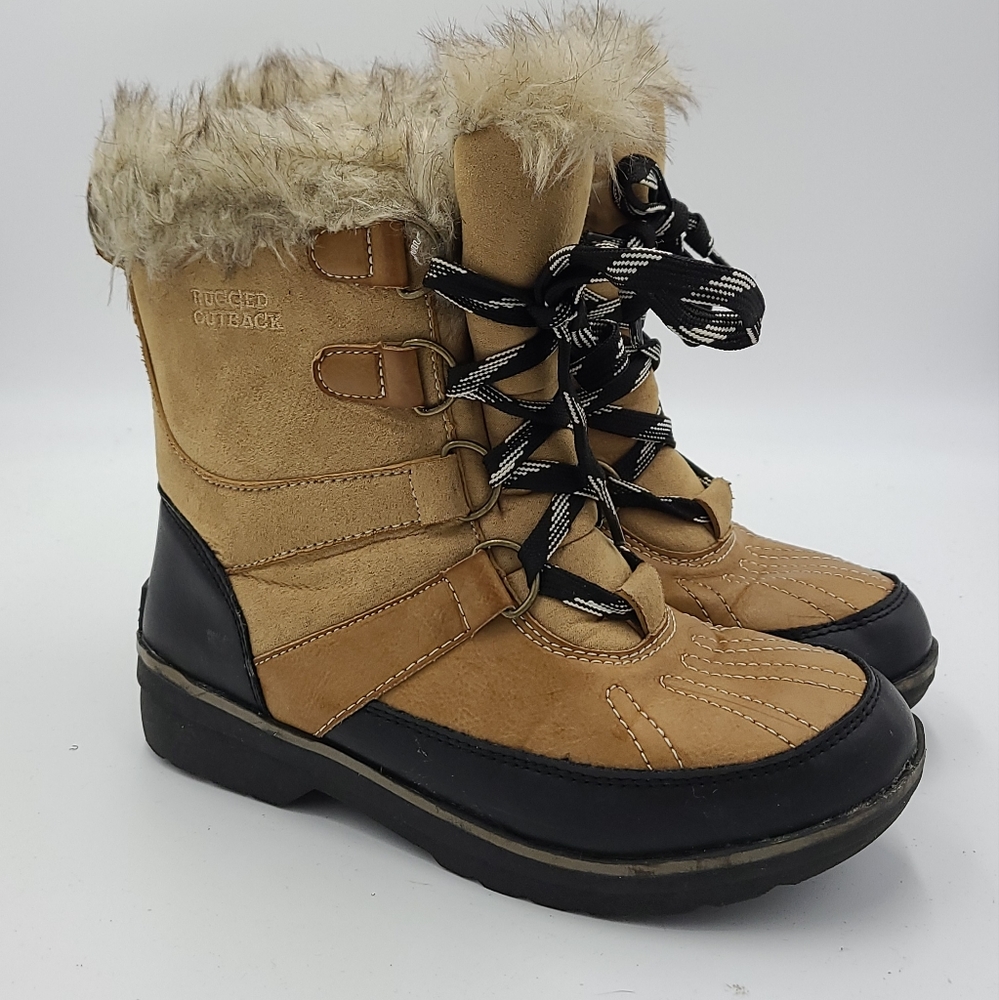 Rugged Outback Snow Boot Women size 6 lightly used , clean